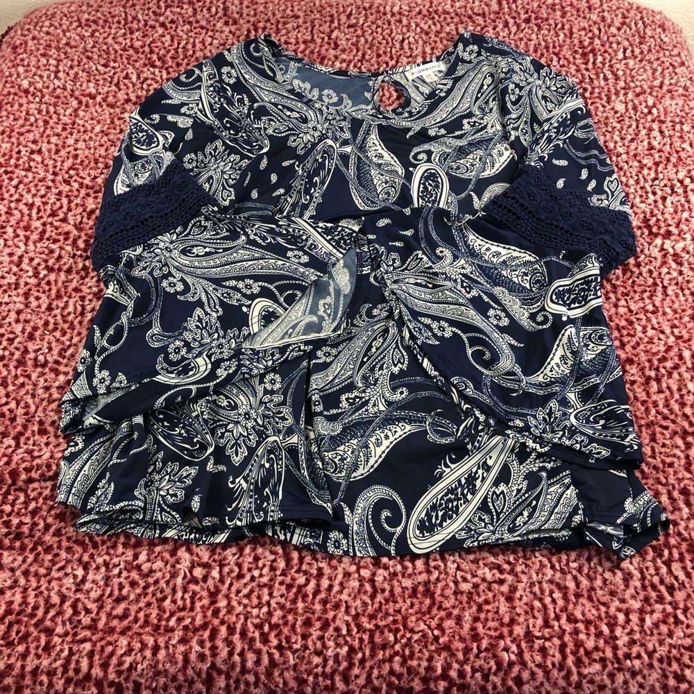 Women’s Roommates Blouse